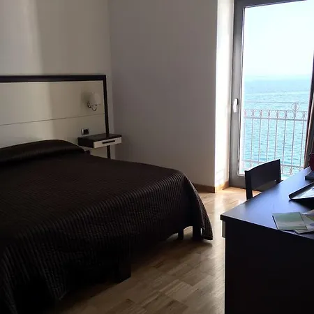 Baja Delle Sirene Bed & Breakfast